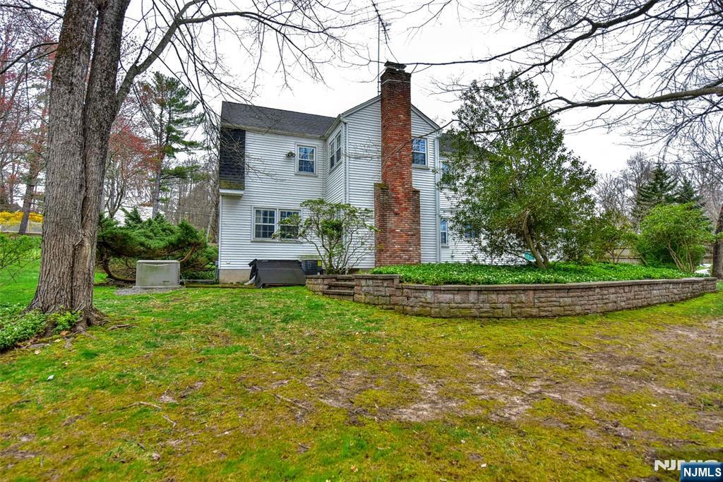 19 Aldbury Drive, Upper Saddle River, NJ, 07458