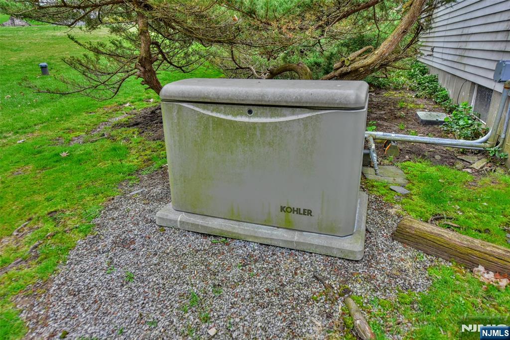 19 Aldbury Drive, Upper Saddle River, NJ, 07458