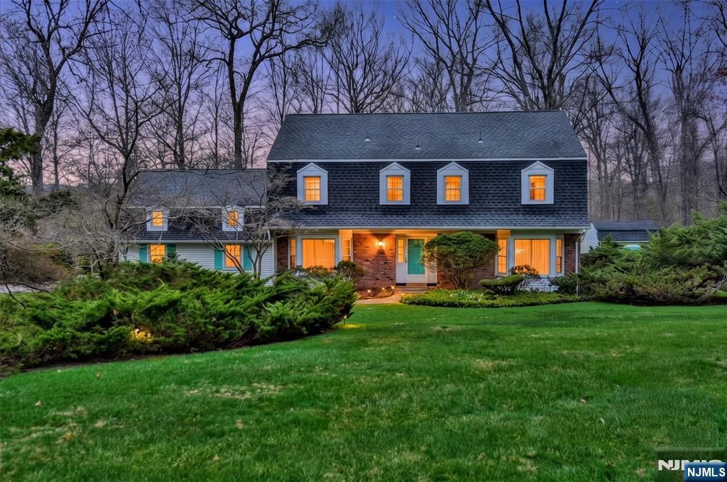 19 Aldbury Drive, Upper Saddle River, NJ, 07458