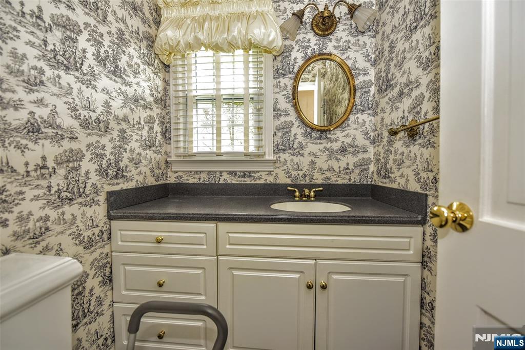 19 Aldbury Drive, Upper Saddle River, NJ, 07458