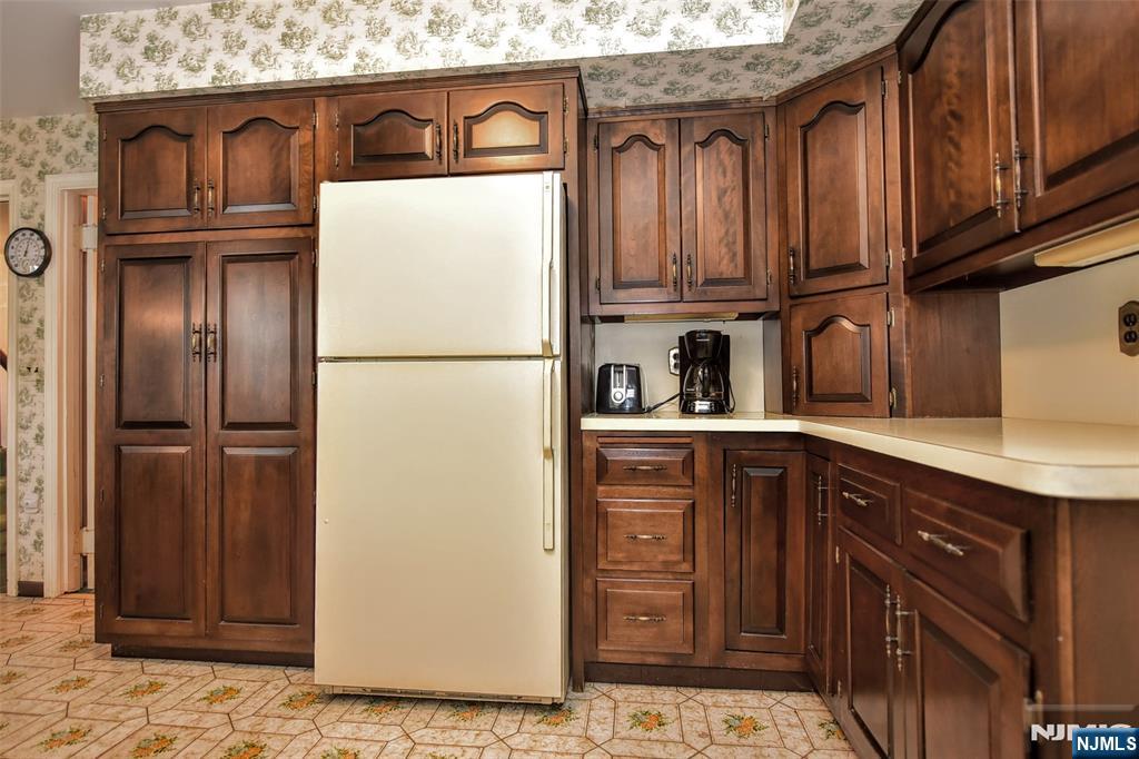 19 Aldbury Drive, Upper Saddle River, NJ, 07458