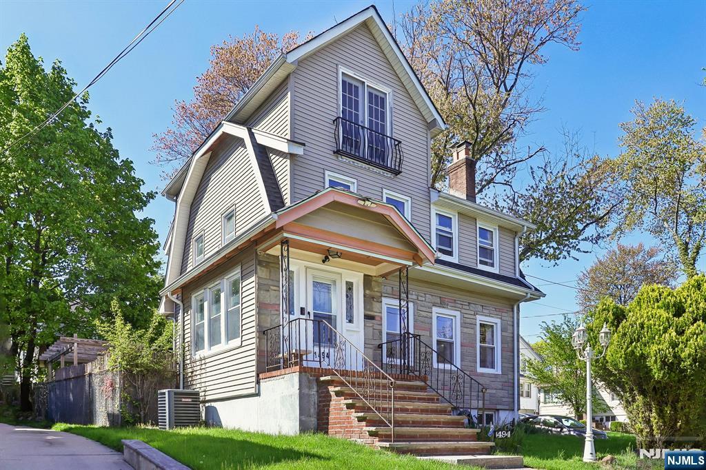 1494 Endicott Ter, Teaneck, NJ 07666