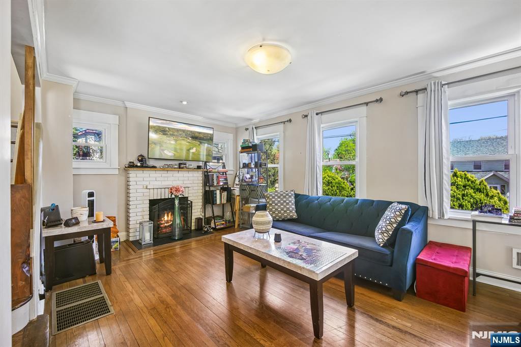 1494 Endicott Ter, Teaneck, NJ 07666