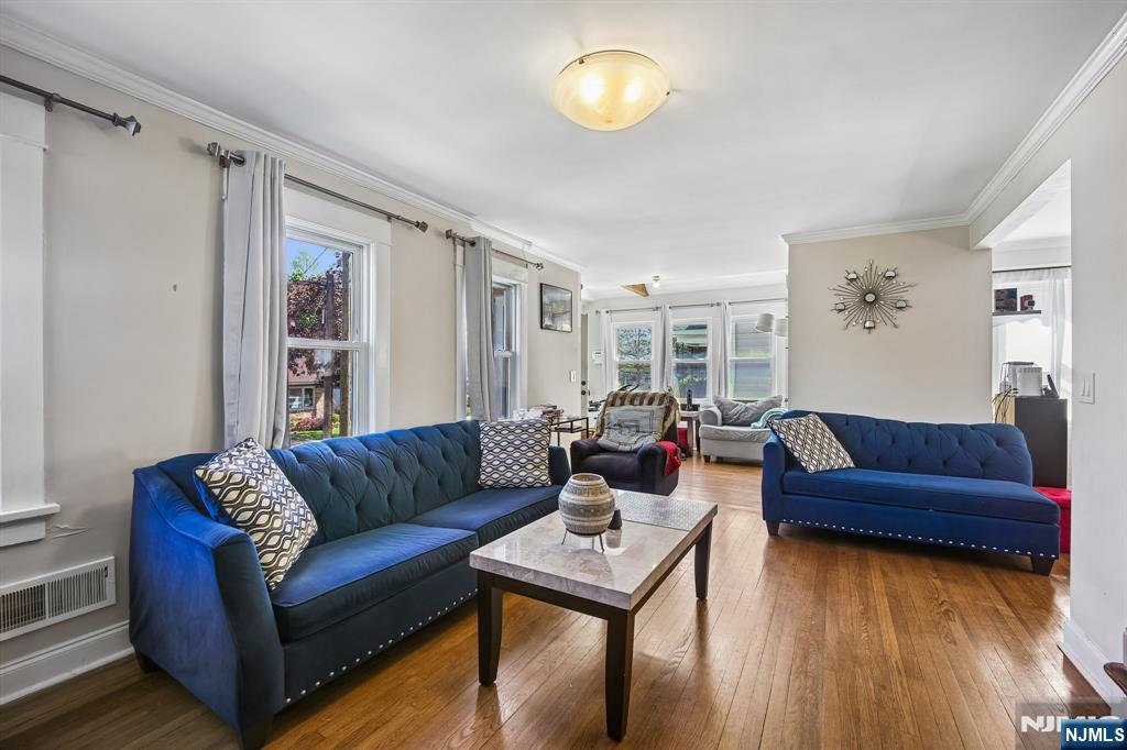 1494 Endicott Ter, Teaneck, NJ 07666