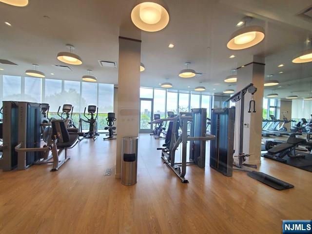 320 Adolphus Avenue #914