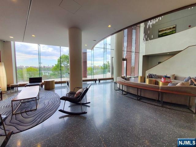 320 Adolphus Avenue #914