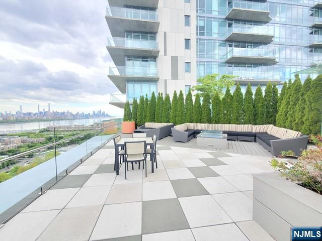 320 Adolphus Avenue #914