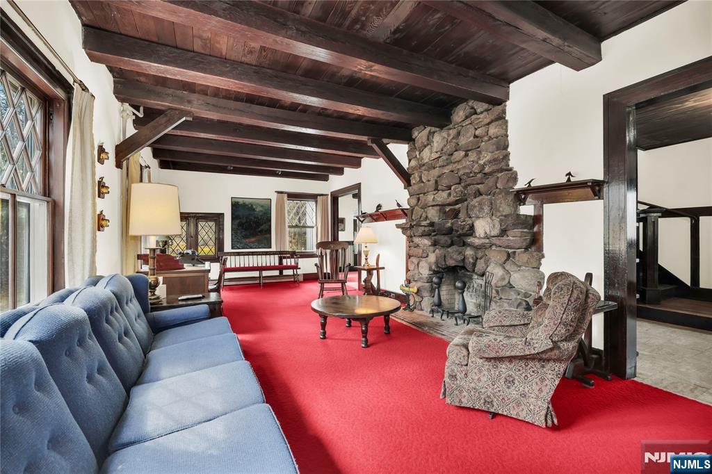 15 Deerhaven Lane