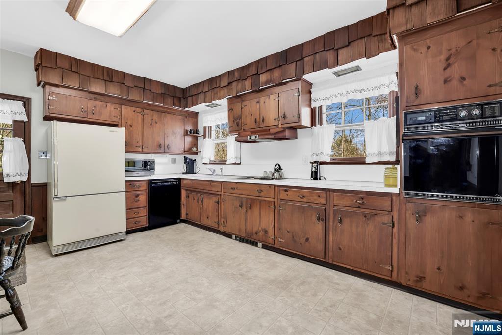 15 Deerhaven Lane