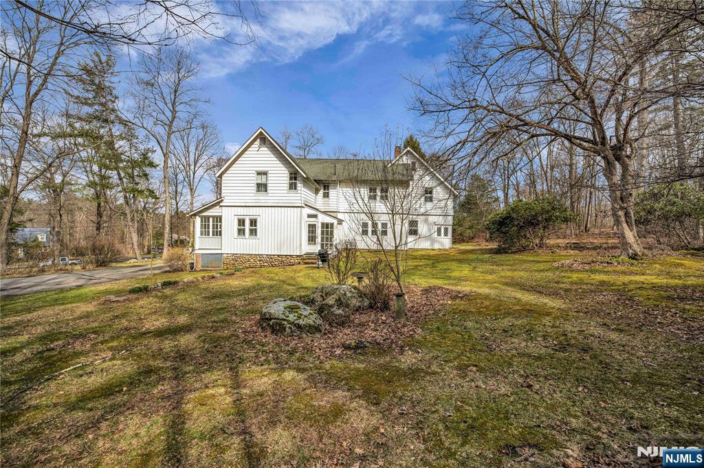 15 Deerhaven Lane