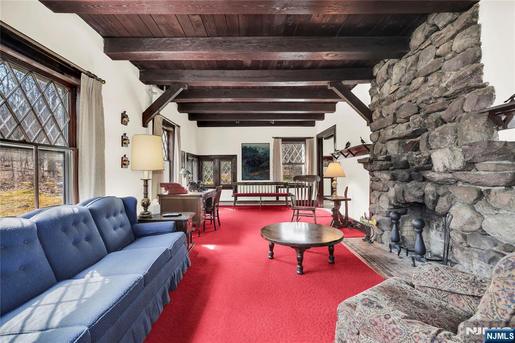 15 Deerhaven Lane