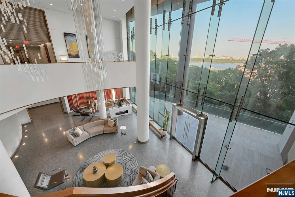 320 Adolphus Avenue #1104