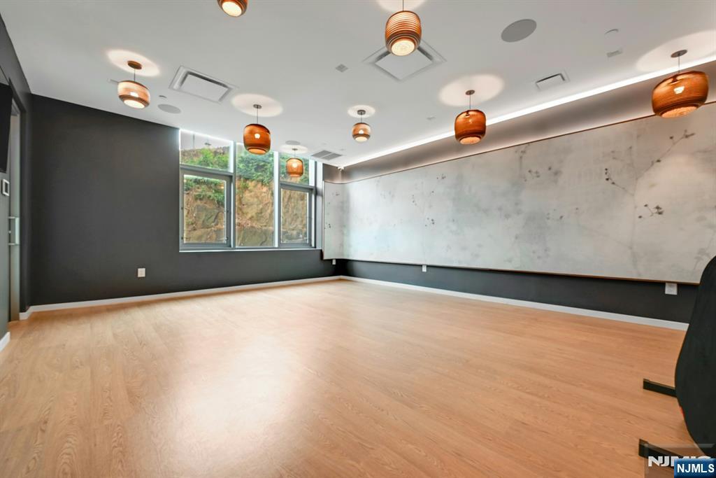 320 Adolphus Avenue #1104