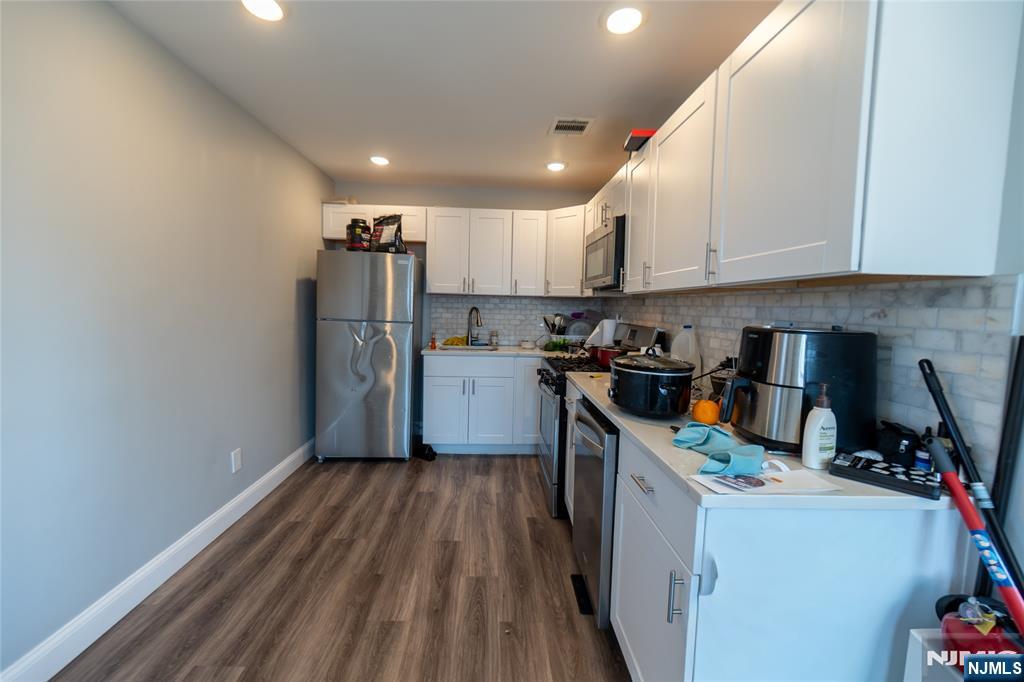 289 Leonia Avenue - Photo 4