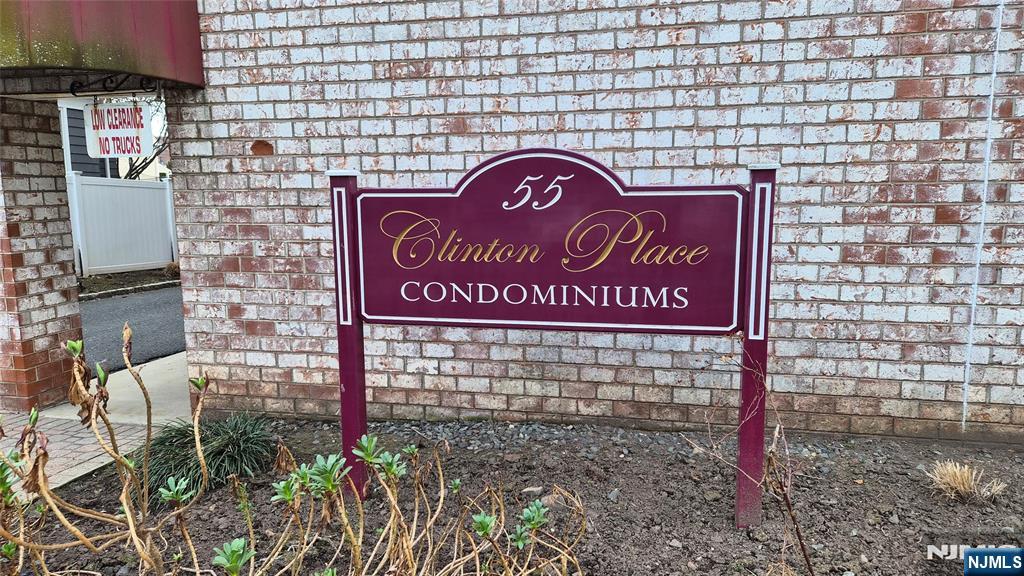 55 Clinton Place #304