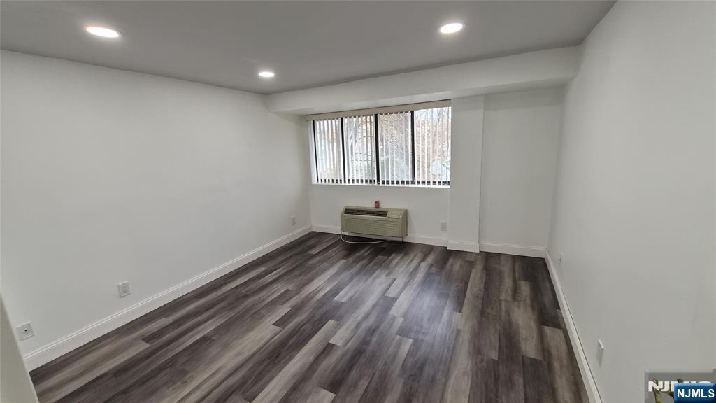 55 Clinton Place #304