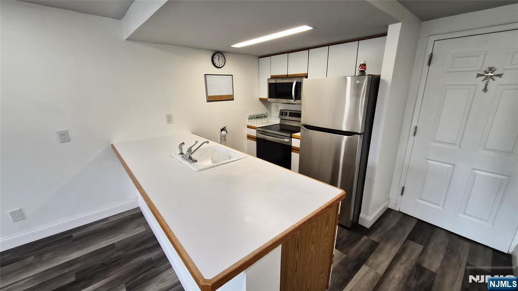 55 Clinton Place #304