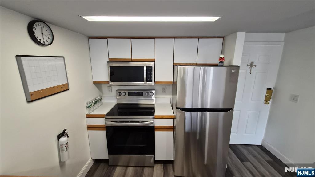 55 Clinton Place #304