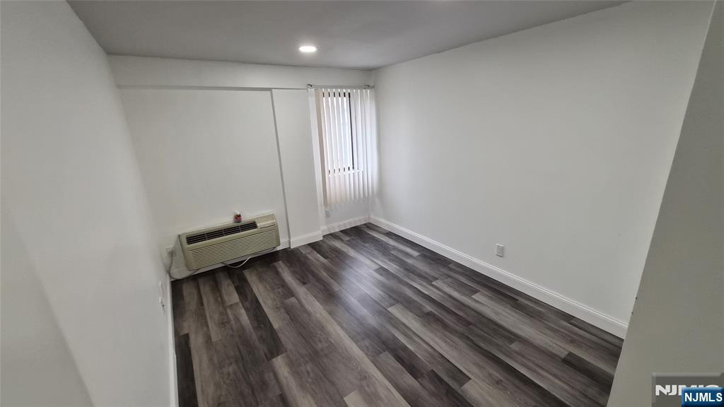 55 Clinton Place #304