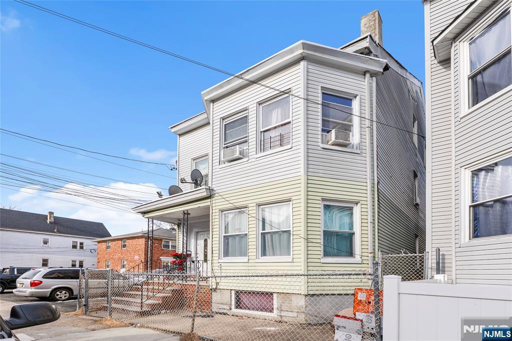 183 Walnut Street - Photo 4