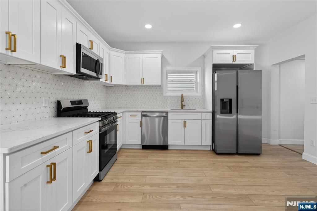 182 N Maple Avenue - Photo 1