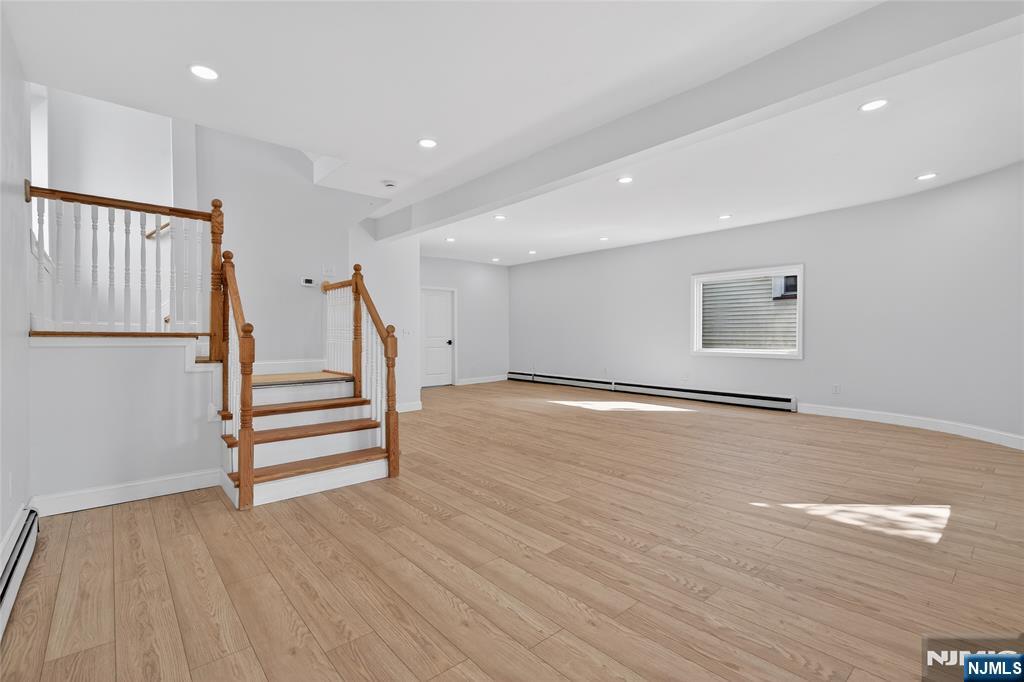 182 N Maple Avenue - Photo 3