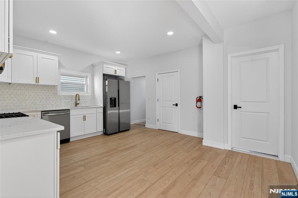 182 N Maple Avenue - Photo 5