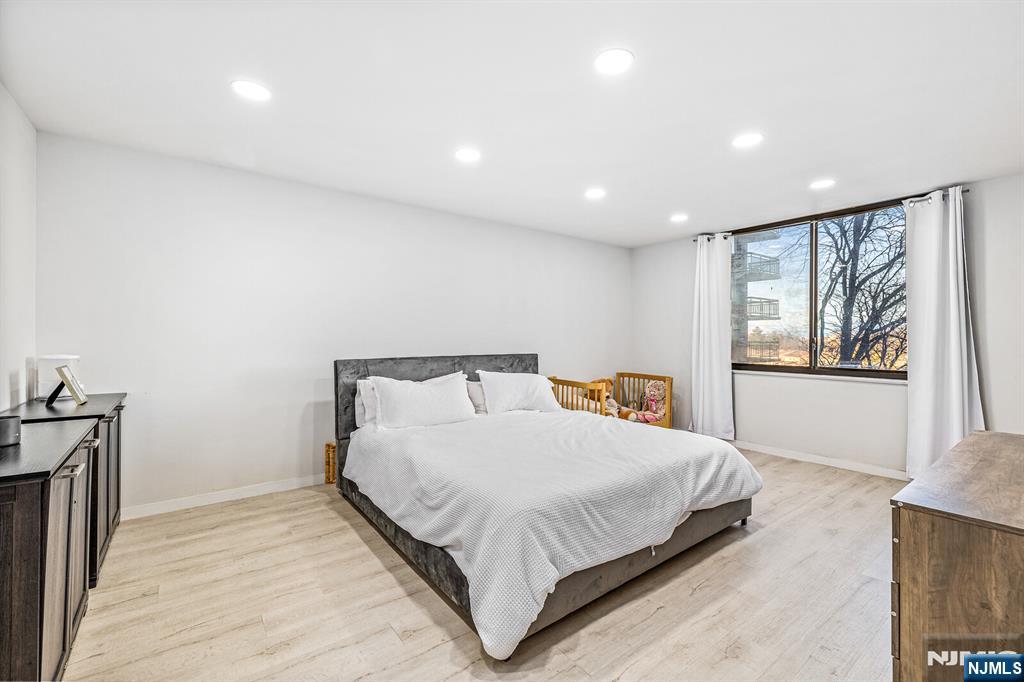 427 Harmon Cove Tower #427