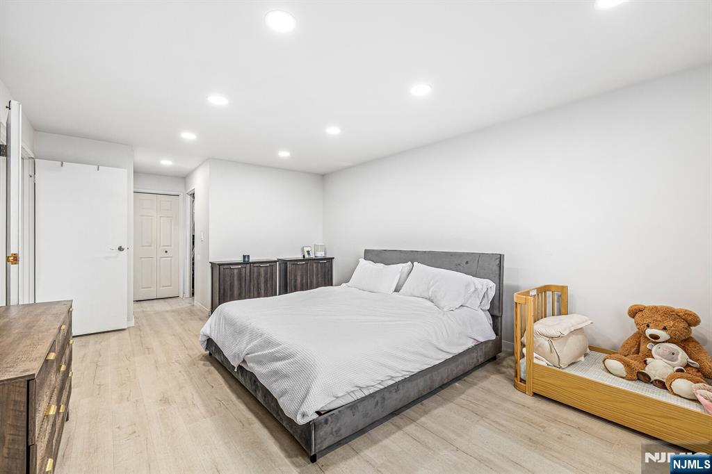 427 Harmon Cove Tower #427