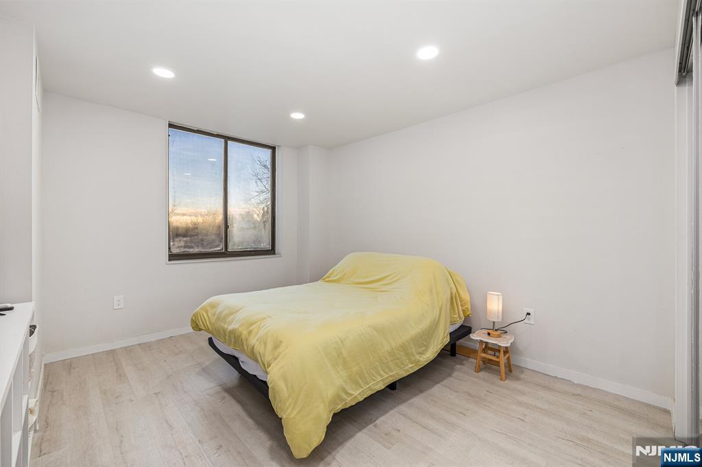 427 Harmon Cove Tower #427