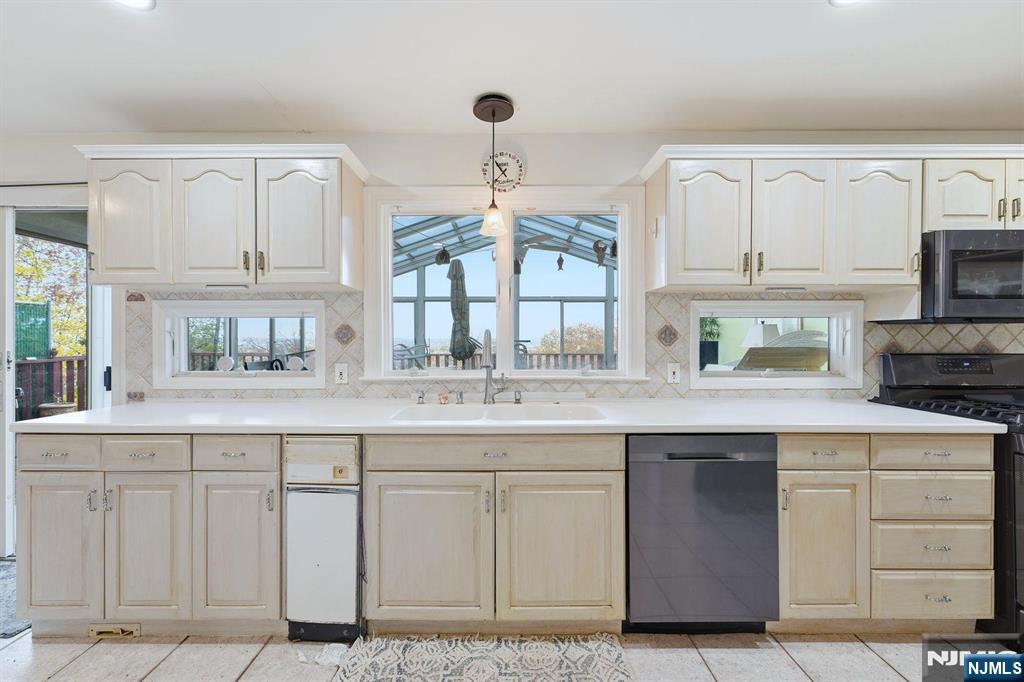 703 Stewart Street, Ridgefield, NJ, 07657