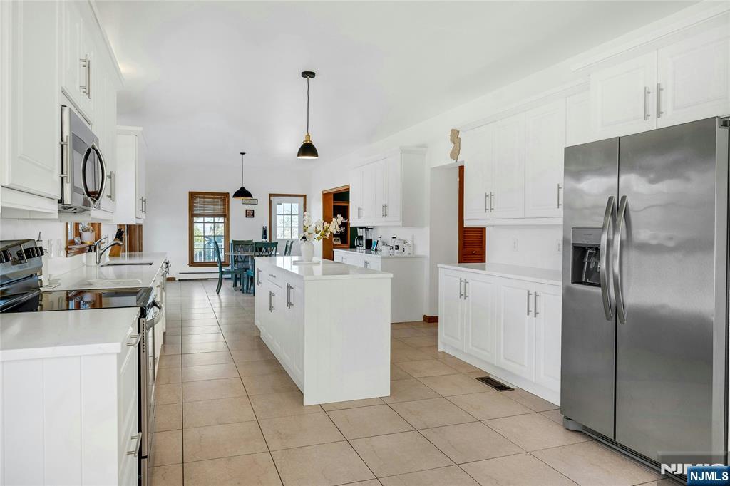 40 Horseneck Road, Montville Township, NJ, 07045