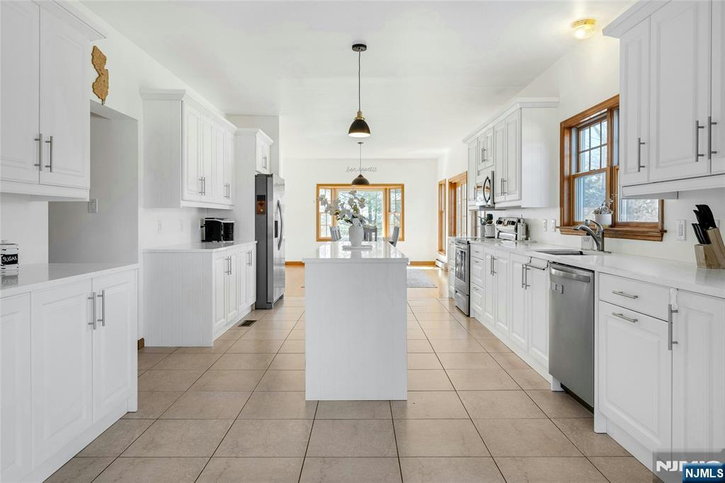 40 Horseneck Road, Montville Township, NJ, 07045