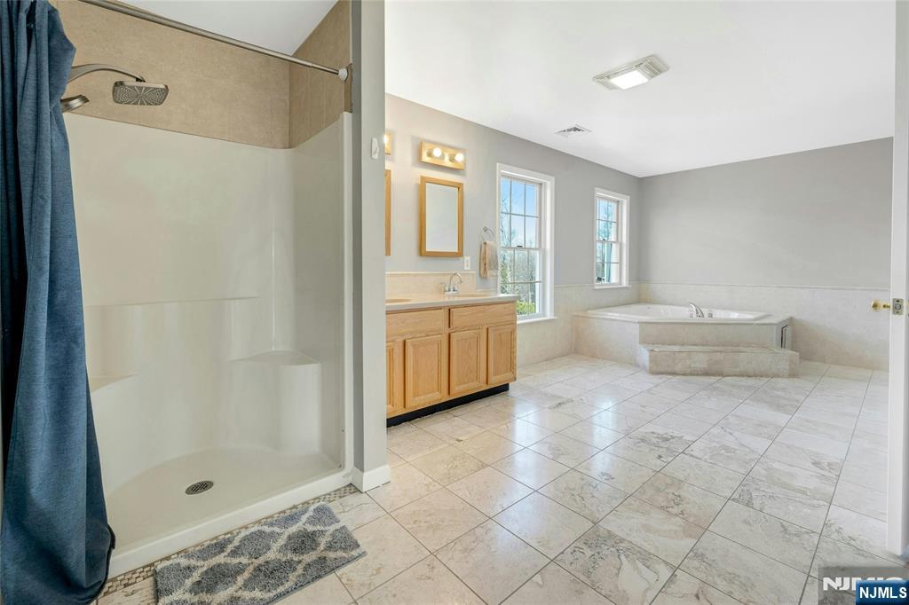 40 Horseneck Road, Montville Township, NJ, 07045