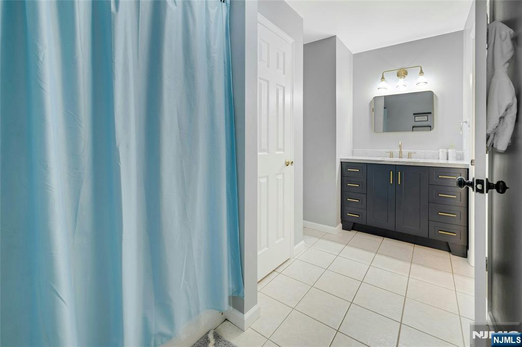 40 Horseneck Road, Montville Township, NJ, 07045