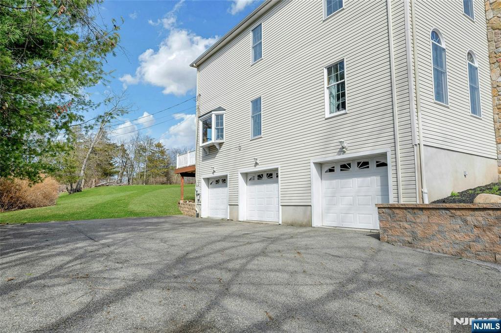 40 Horseneck Road, Montville Township, NJ, 07045