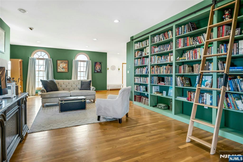 40 Horseneck Road, Montville Township, NJ, 07045