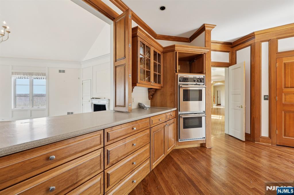 Eat-in-kitchen.
