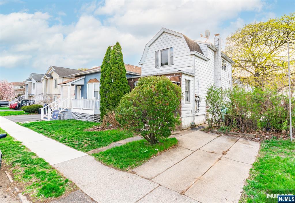 375 Westervelt Place - Photo 3