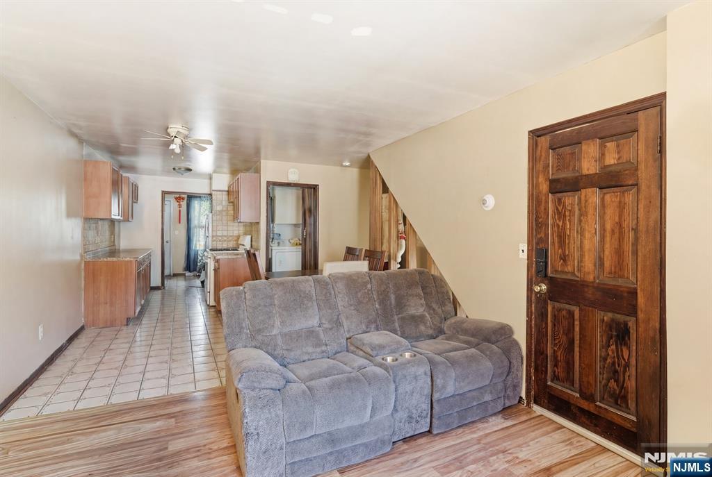 375 Westervelt Place - Photo 4