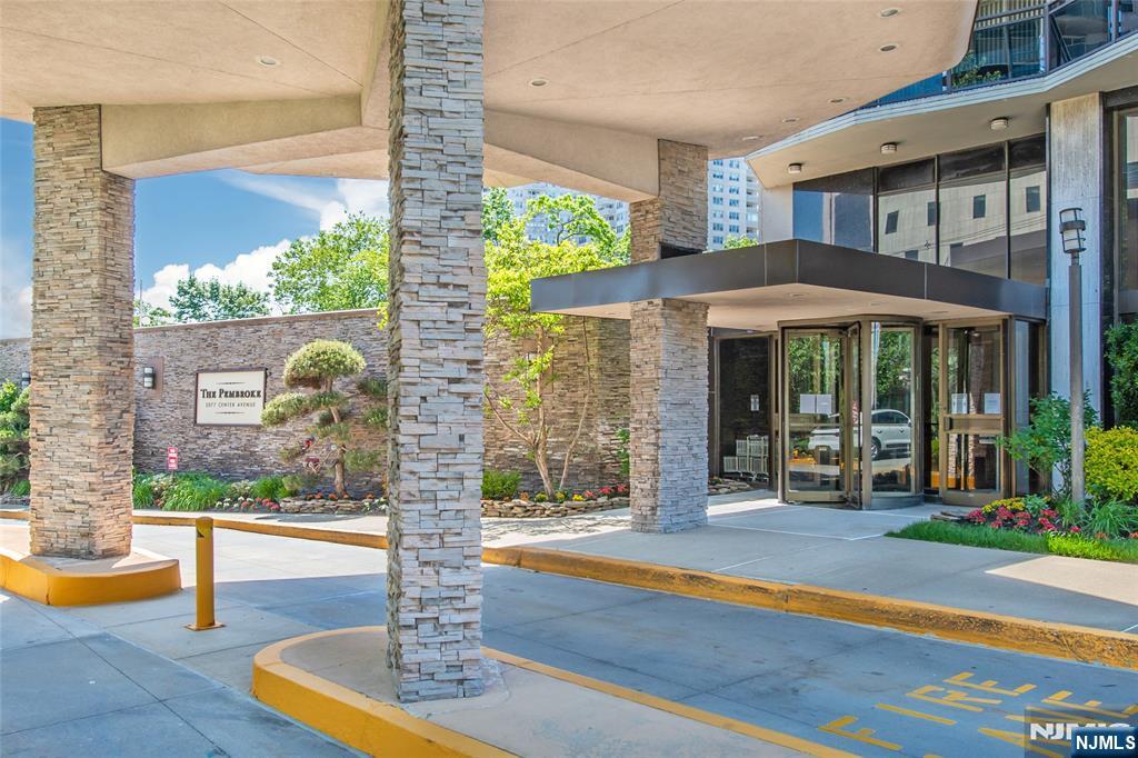 2077 Center Ave #7G, Fort Lee, NJ 07024