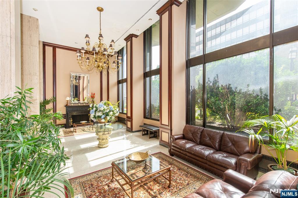 2077 Center Ave #7G, Fort Lee, NJ 07024