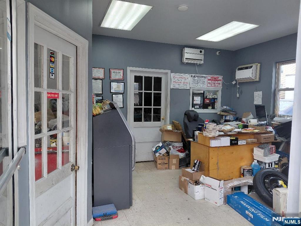 327 Anderson Avenue — photo 6