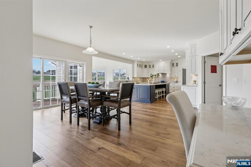 Gorgeous kitchen with dining area and breakfast room