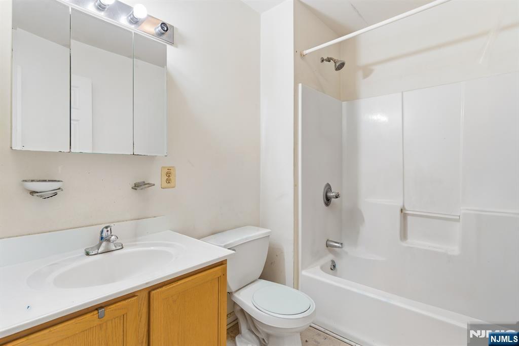 94 19th Avenue, Newark, NJ, 07103