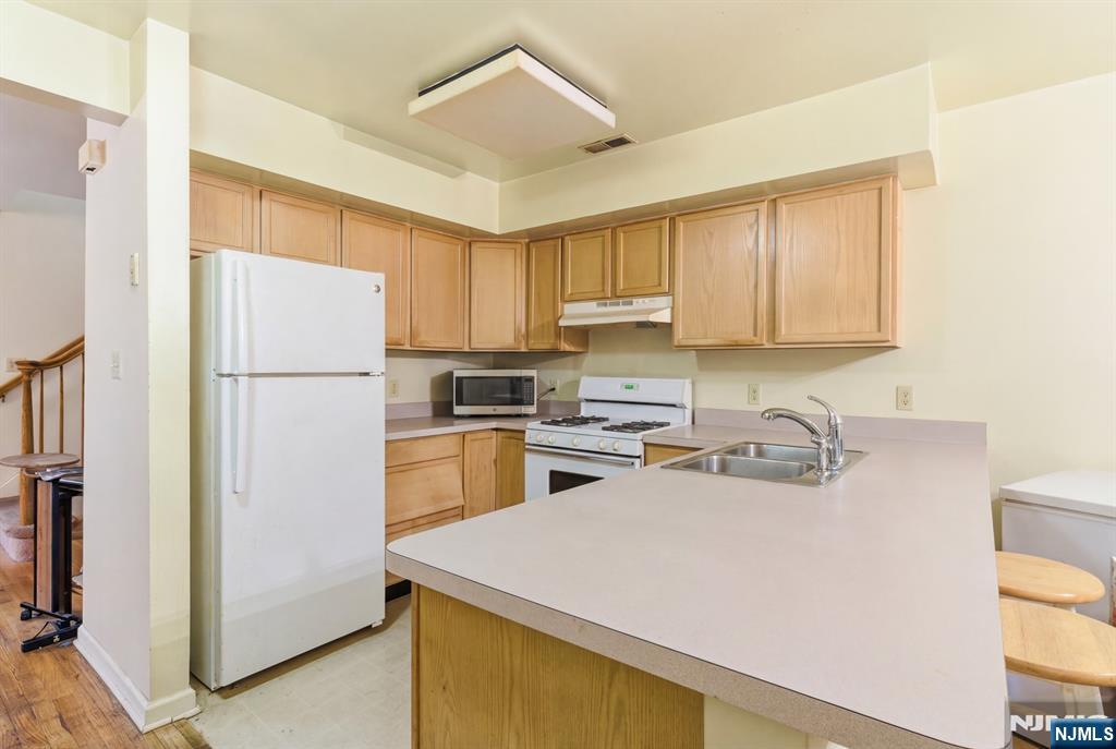 94 19th Avenue, Newark, NJ, 07103