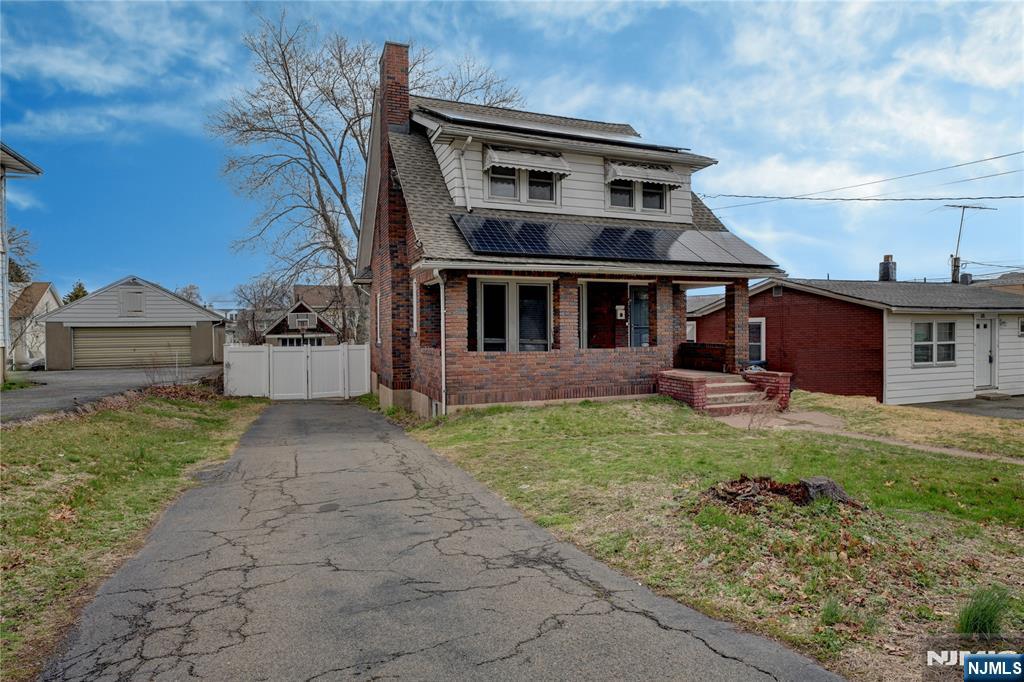 532 Broadway - Photo 2