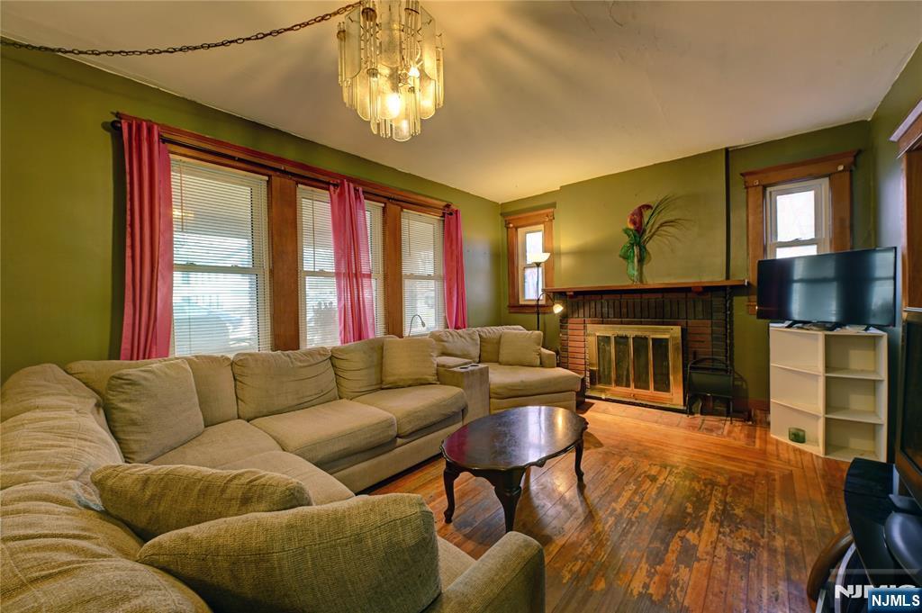 532 Broadway - Photo 3