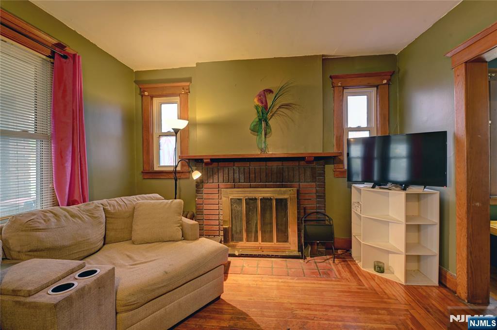 532 Broadway - Photo 4