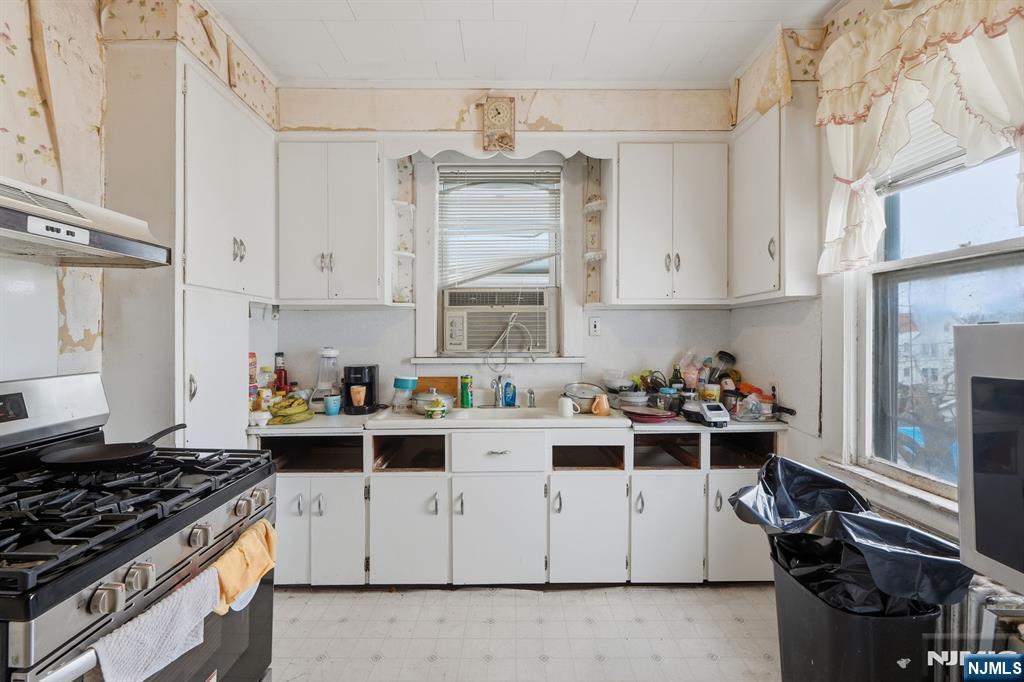 53 Sunnyside Terrace, East Orange, NJ, 07018